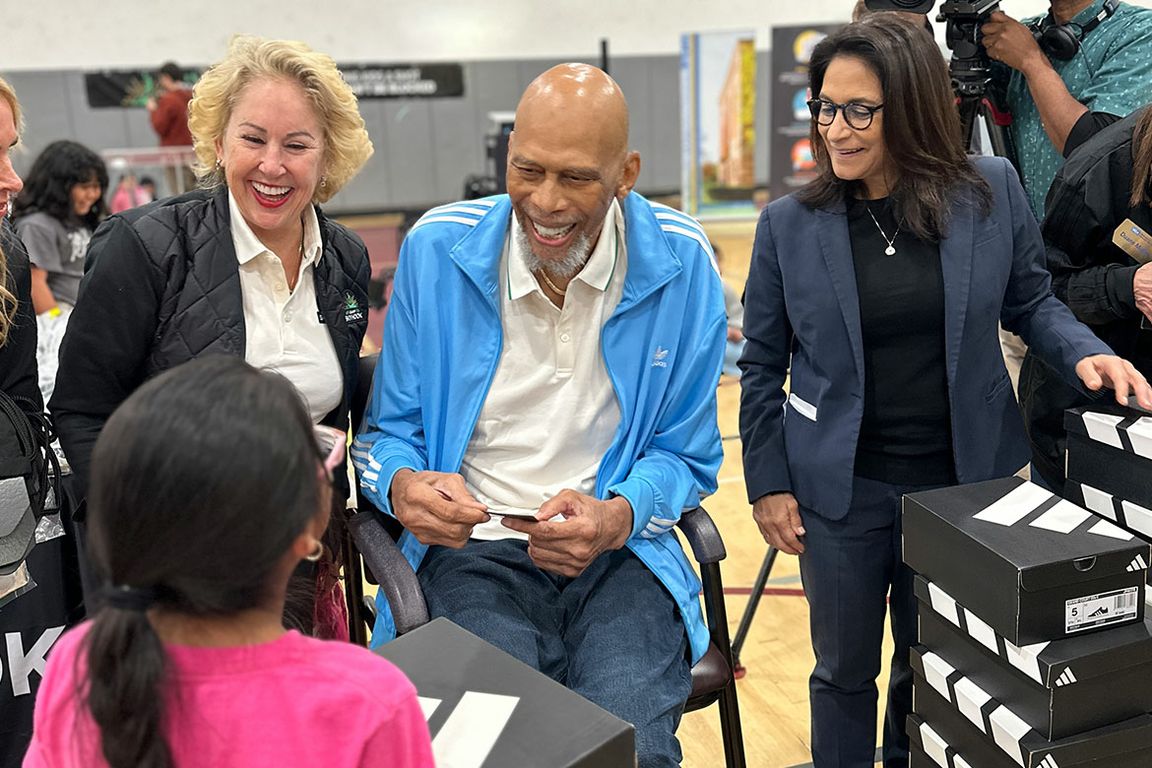 Kareem Abdul-Jabbar gives Los Angeles kids the chance to make ‘a shot that can’t be blocked’